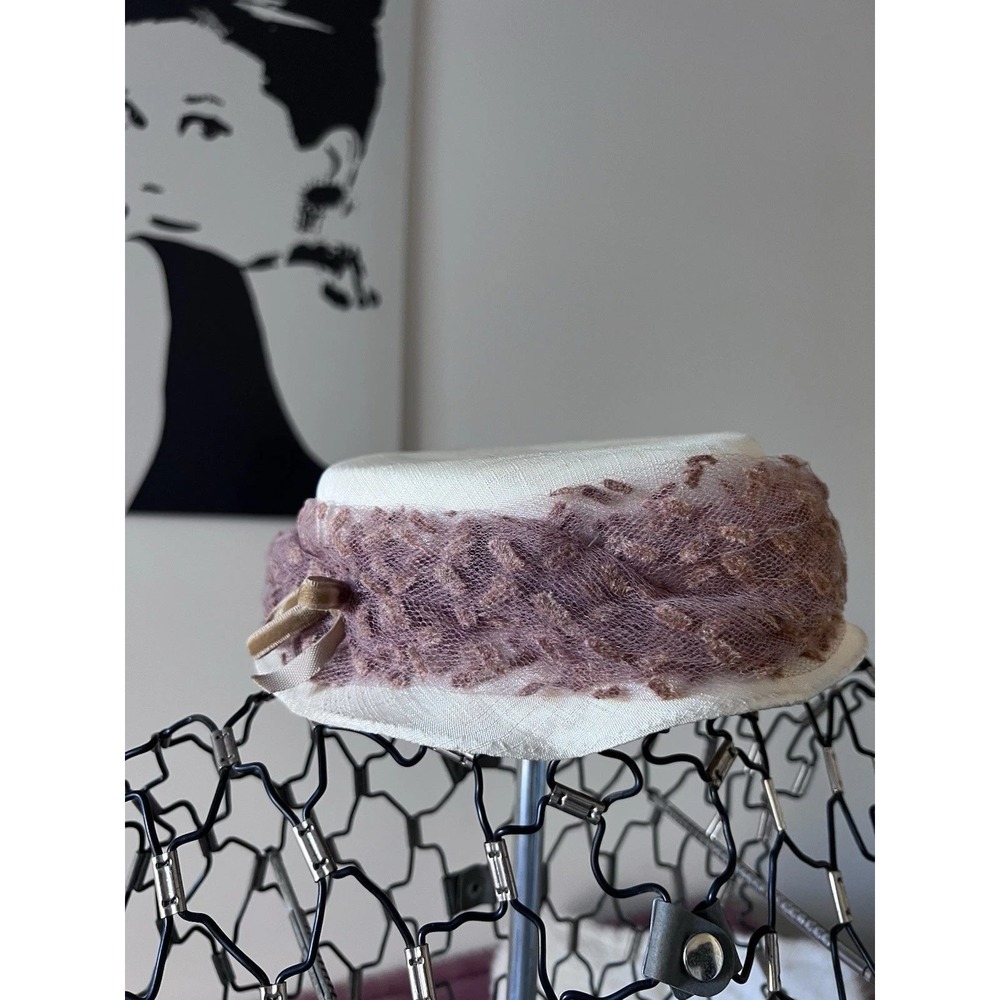 Vintage 60s Pillbox Hat White Textured Straw Mauve Tulle Netting Bow Mid Century